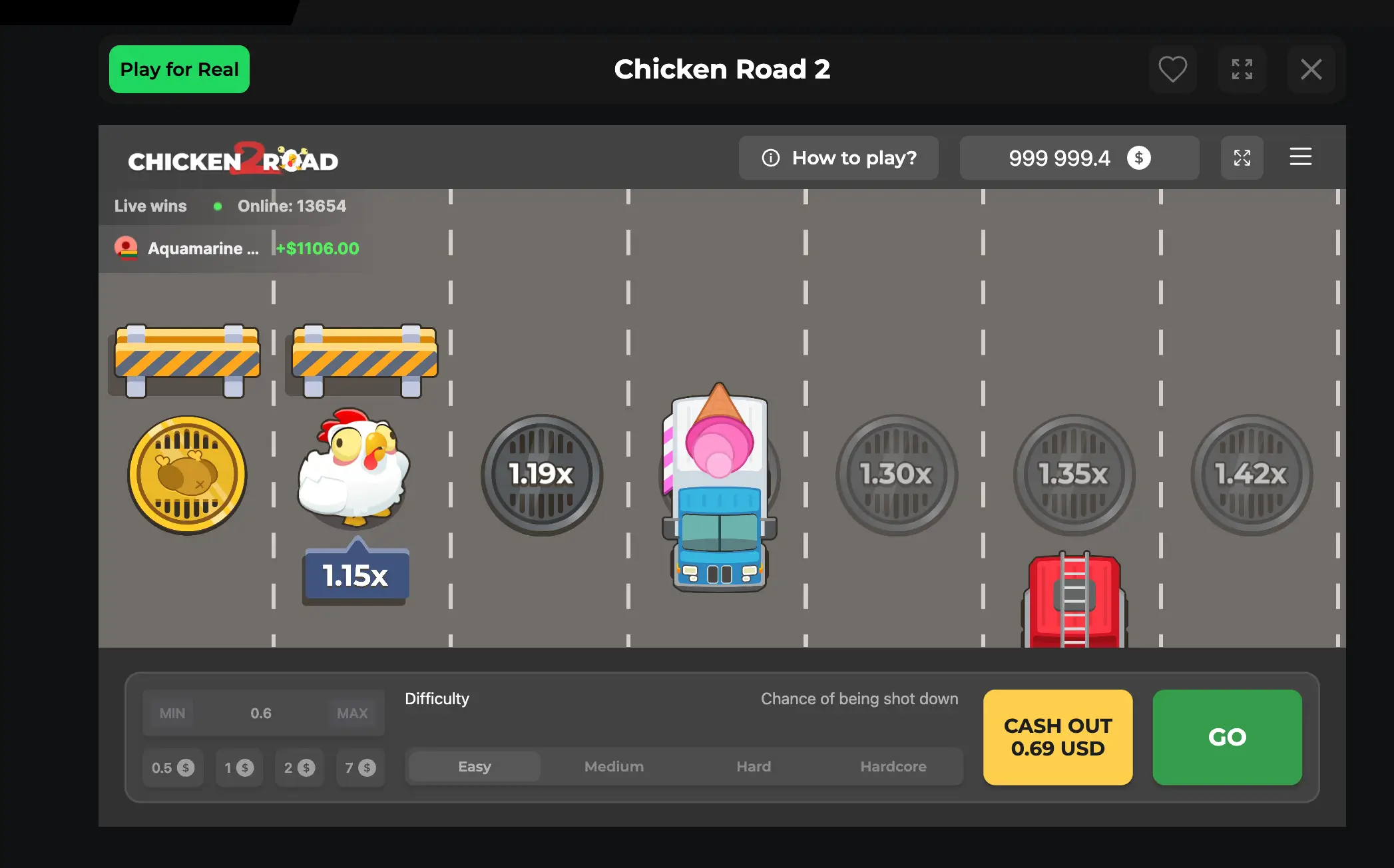 Interface du mini-jeu Chicken Road 2 montrant une poule traversant une route avec différents multiplicateurs de gains dans un casino en ligne.